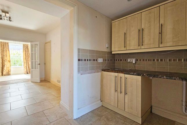 18, Raymond Road, Redruth photo 4