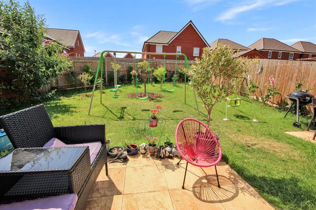 9, Tybalt Close, Wellingborough photo 4