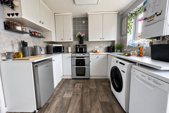 6, Palmers Close, Burnham-on-Sea photo 4