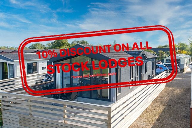 2-bed house on Tallington Lakes Leisure Park, Barholm Road, Stamford, £150,000