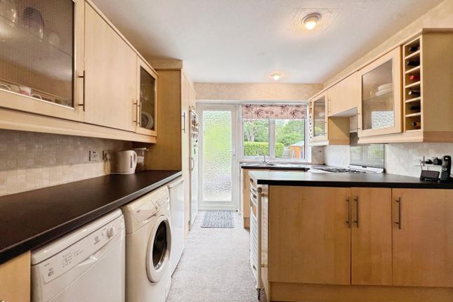 25, Wych Elm Way, Hythe photo 4