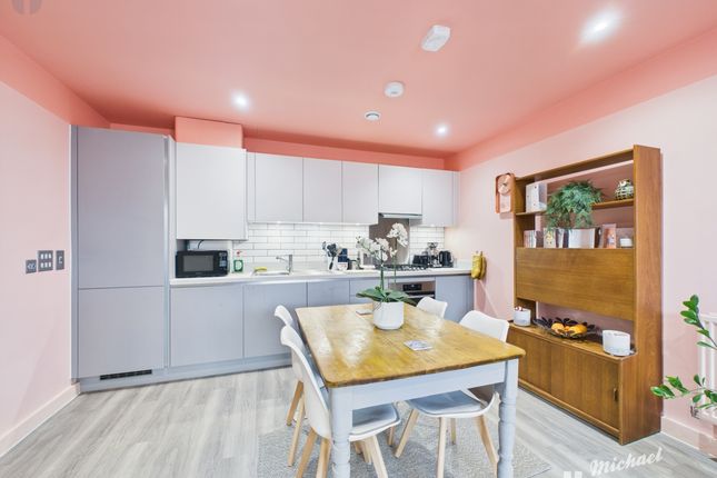Flat 19, Aylesbury photo 3