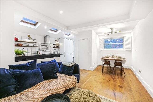 Flat for sale in Rigault Road, London