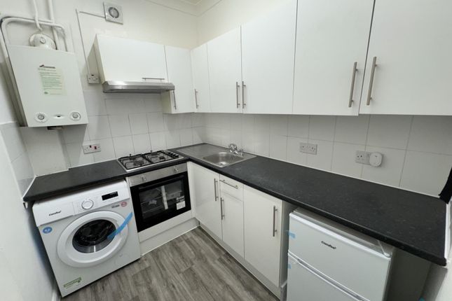74C Argyle Road, Ilford photo 5
