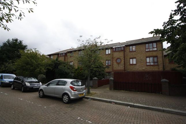 Thumbnail Flat to rent in Baltic Court, Surrey Quays