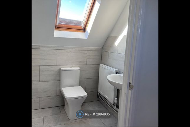 Flat, Erelu Court Alexandra Road, Romford photo 4