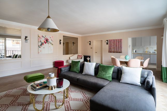 Thumbnail Flat for sale in Reeves Mews, London, 2