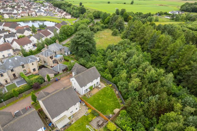 31, Castleton Crescent, Falkirk photo 3