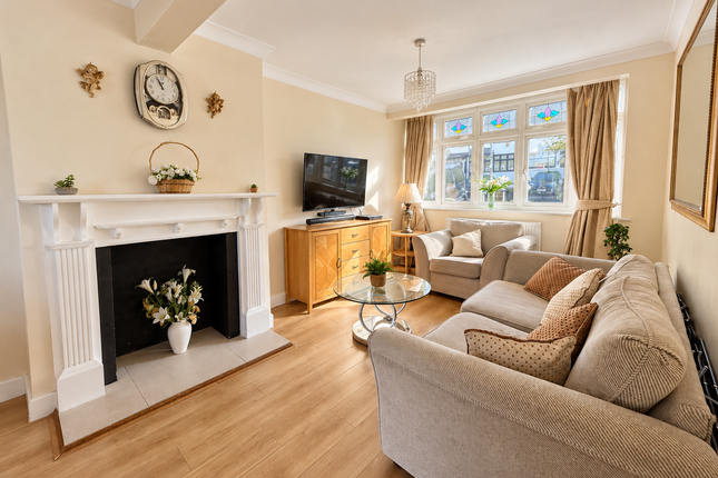 53, Highfield Road, Woodford Green photo 2