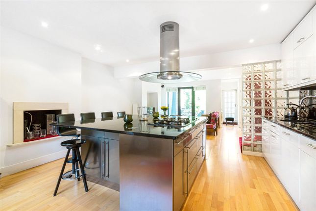 Terraced house for sale in Fulham Road, London