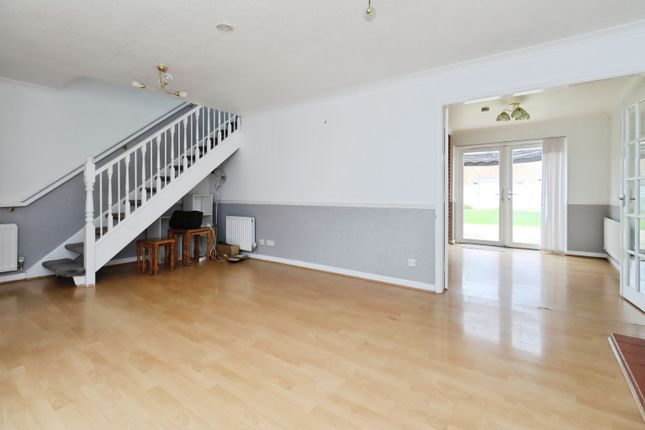 4, Linnet Close, Shrewsbury photo 2