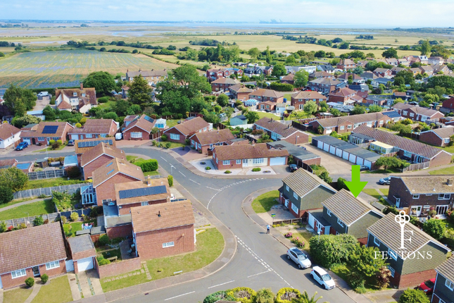 3, Beaumont Close, Frinton Homelands photo 2