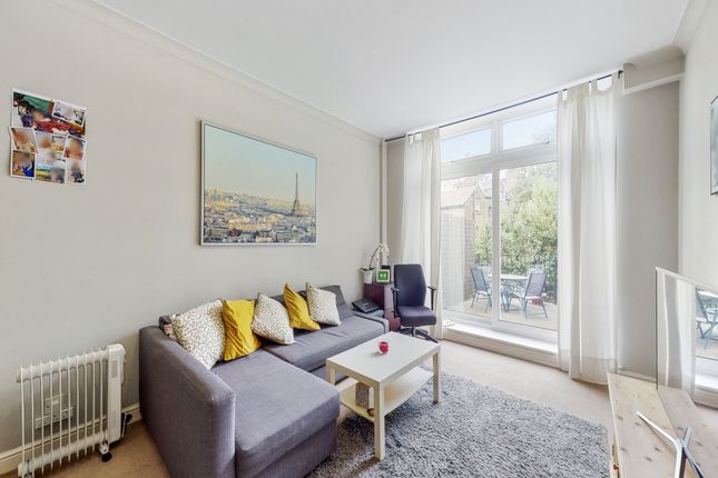 Flat to rent in Hartington Road, London