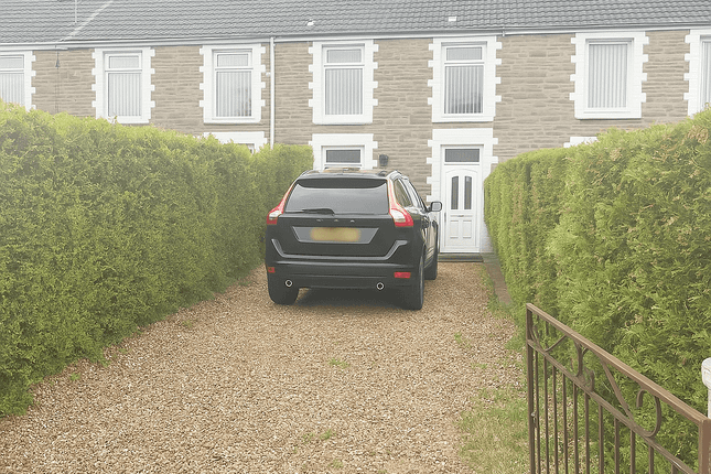 3 Bedroom Terraced For Sale
