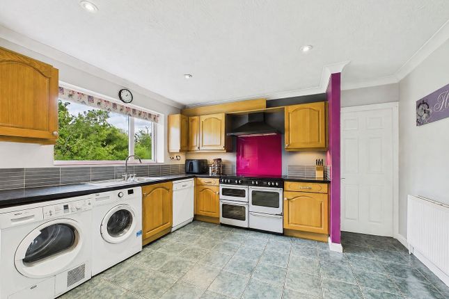 47, Lindsay Avenue, Hitchin photo 3