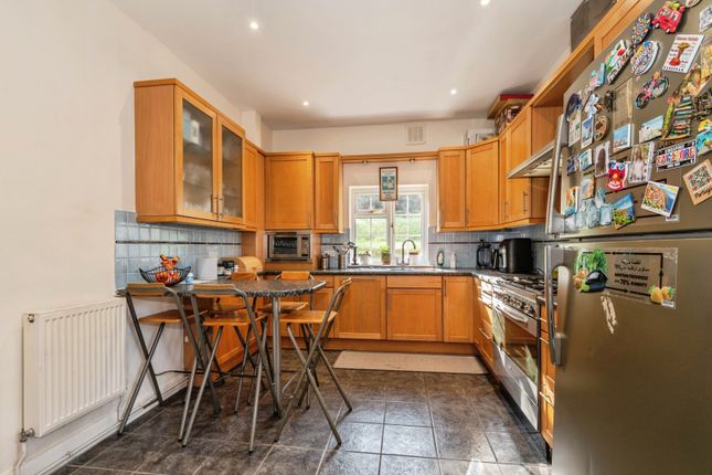 113, Woodcote Valley Road, Surrey photo 4