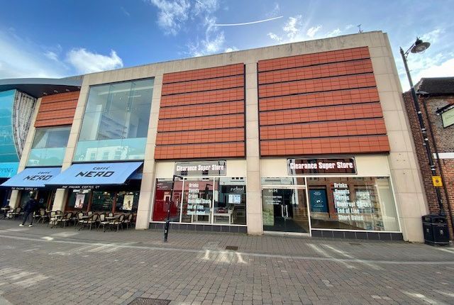 Retail premises to let in The Kennet Centre, 139 Bartholomew Street, Newbury, Berkshire