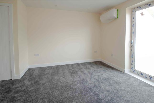 Flat 3, 7, Station Road, Haverhill photo 4