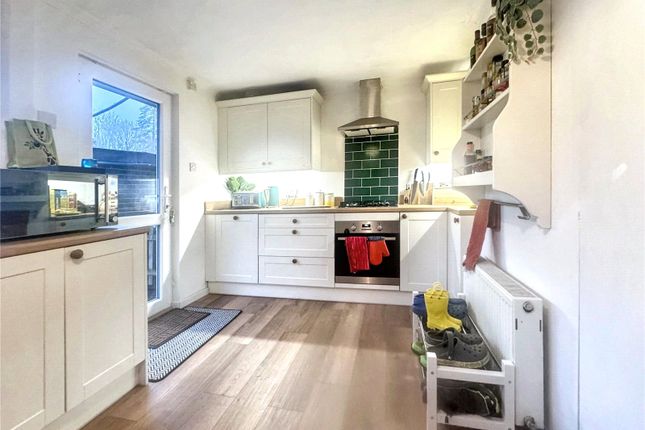 17, Sandrock, Midhurst photo 2