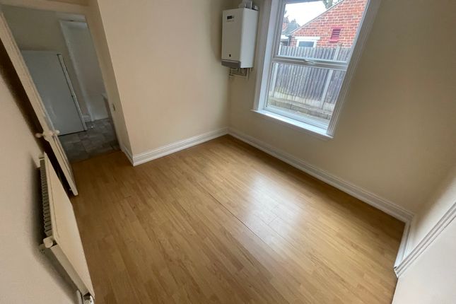 Maisonette to rent in Hallam Street, West Bromwich