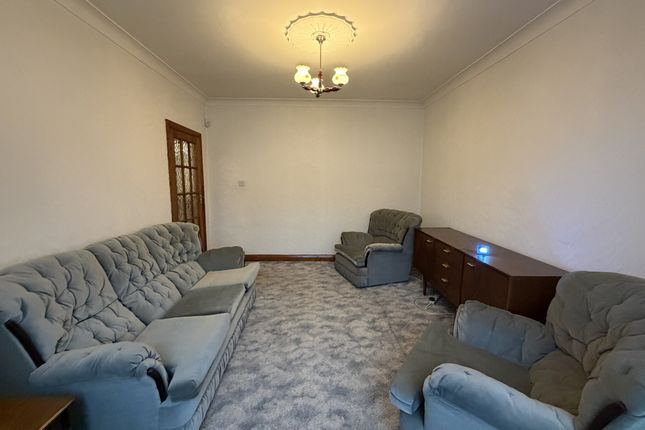 92 Meadowbank Road, LONDON photo 4