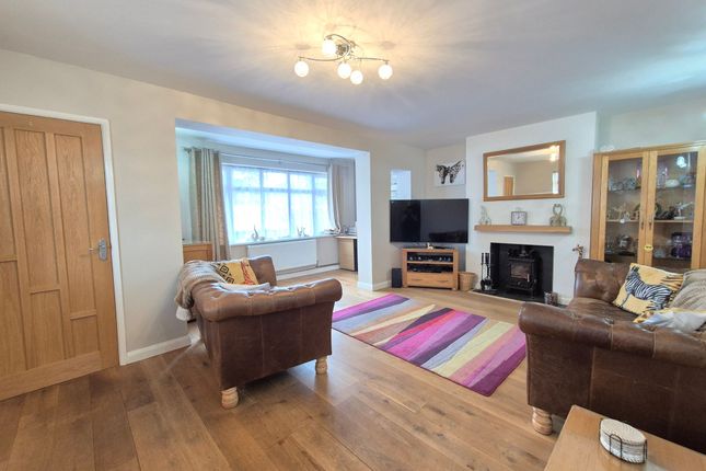 27B Barton Road, Nuneaton photo 2