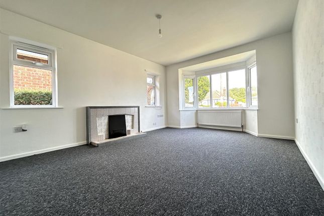 93, Park Square East, Clacton-on-Sea photo 2
