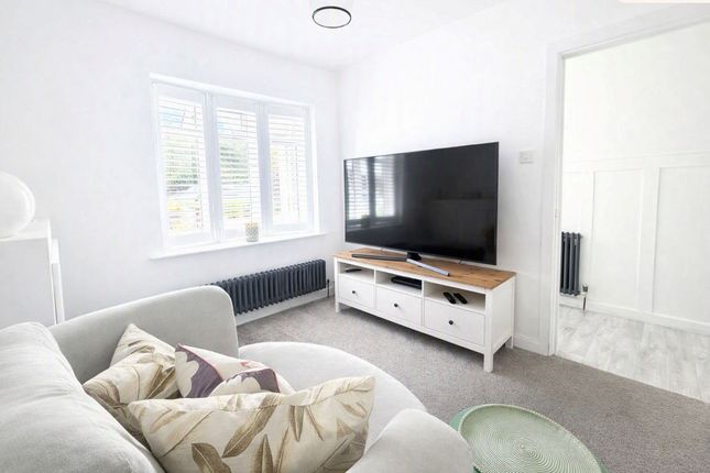 76, Wootton Road, Lee-On-The-Solent photo 4