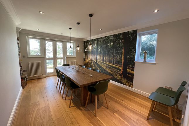 57 Caldecote Gardens, Bushey photo 4