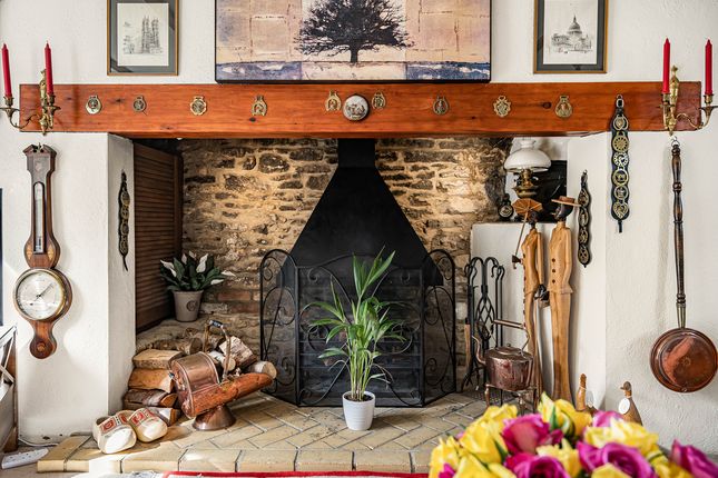 Calips Cottage, School Lane, Upper Heyford photo 4