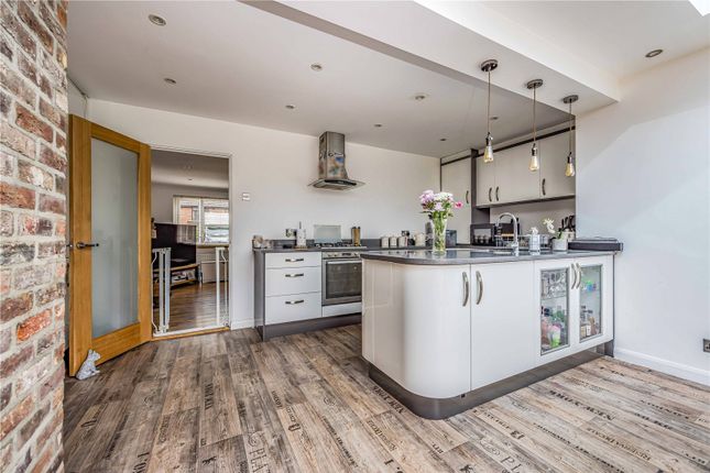 13, Winchfield Crescent, Bedhampton photo 4