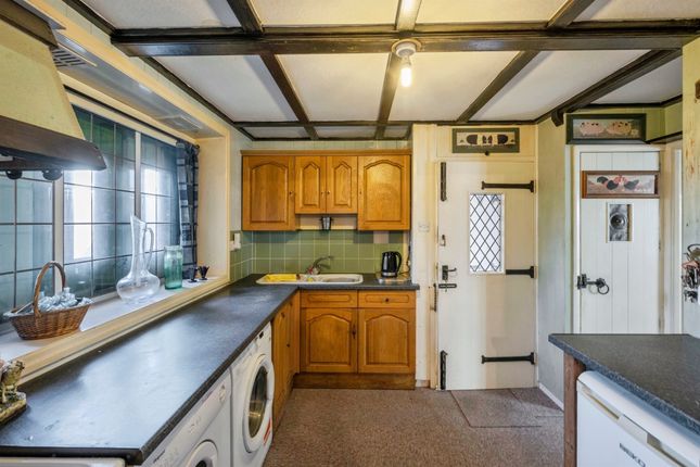 10, Victoria Avenue, Doncaster photo 3