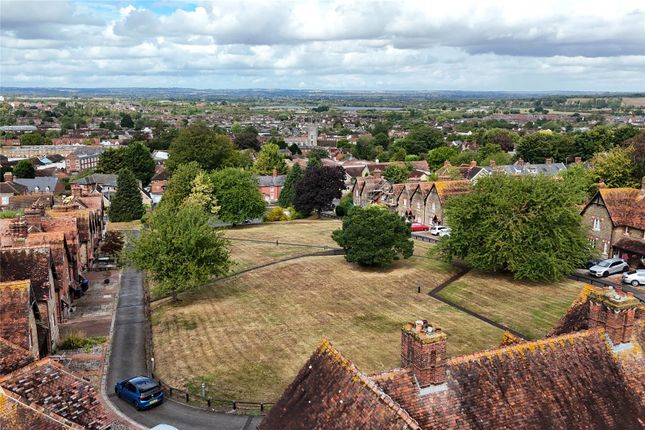 32, Prospect Square, Westbury photo 2
