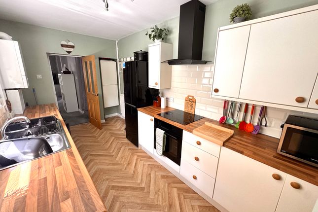 38, Cwmfelin Road, Llanelli photo 2