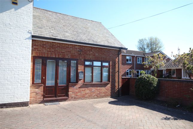 Thumbnail Bungalow to rent in Bickerley Road, Ringwood, Hampshire