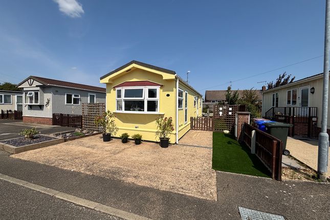 1-bed caravan on 12a, Lea Park Home Estate, Boston, £73,000