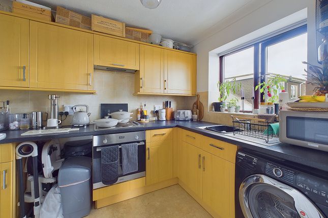 Flat 9 Ryecroft Court, Penhill Road, Lancing photo 3