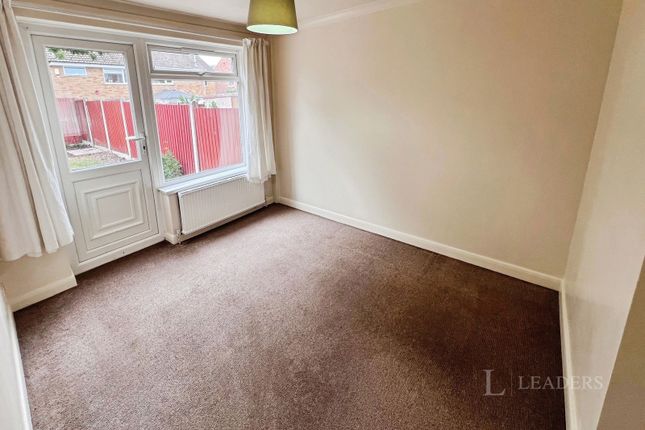 7, Milton Close, Mickleover photo 3