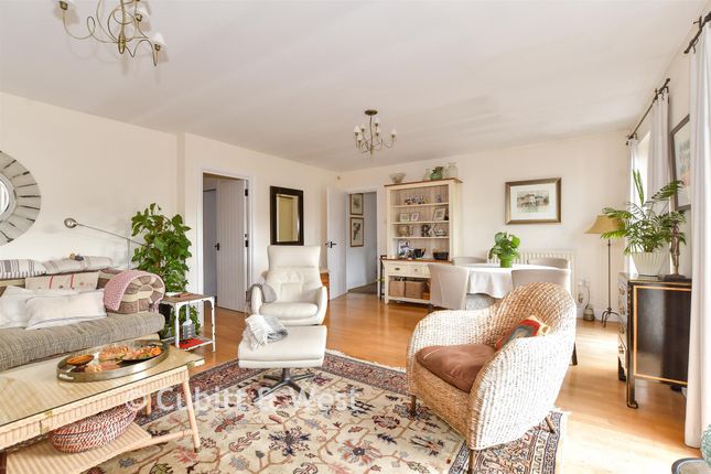 4, Wheelwrights Close, Arundel photo 3