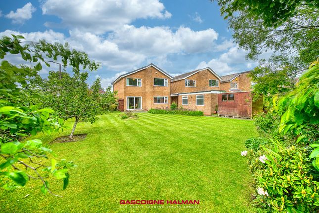 2 Padstow Drive, Stockport photo 4