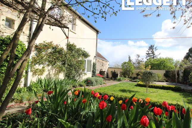 Thumbnail Villa for sale in Yzeures-Sur-Creuse, Indre-Et-Loire, Centre-Val De Loire