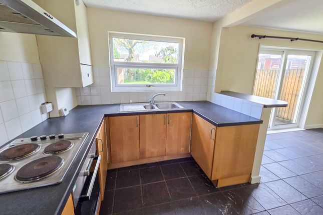 36, Common Approach, Pontypridd photo 4