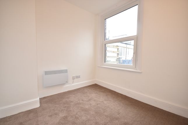 Flat 1, 116, Victoria Road West, Thornton-Cleveleys photo 2