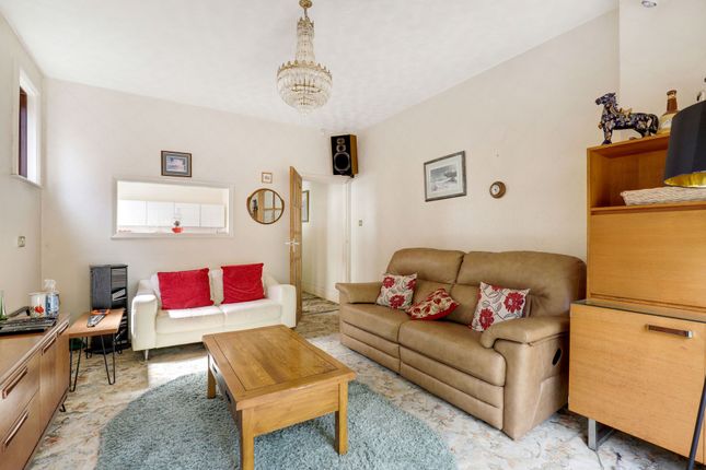 26 Leslie Road, Nottingham photo 4