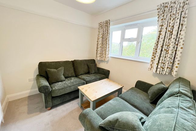 60 Wolsey Road, Oxford photo 3