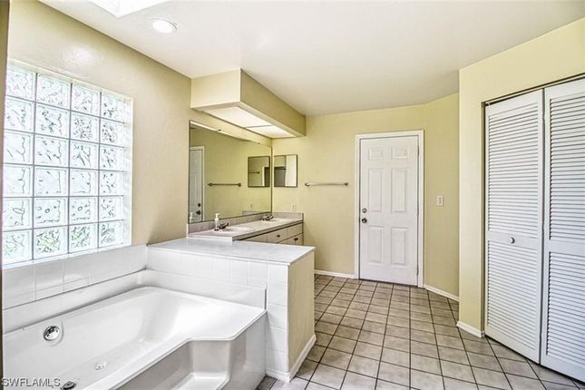 Property for sale in 17188 Plantation Drive, Fort Myers, Florida, United States Of America