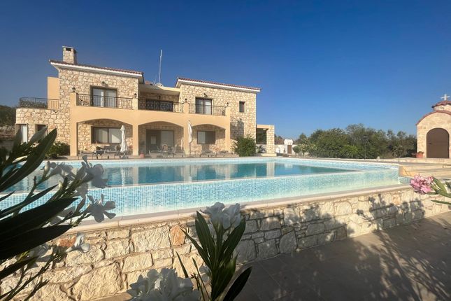 Villa for sale in Thrinia, Fyti, Paphos, Cyprus