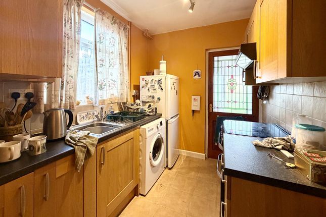 29, Podsmead Road, Gloucester photo 3