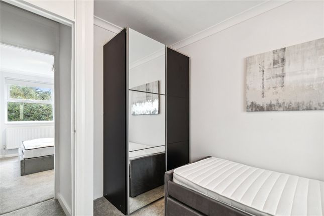Terraced house to rent in Earlsfield Road, Wandsworth Common