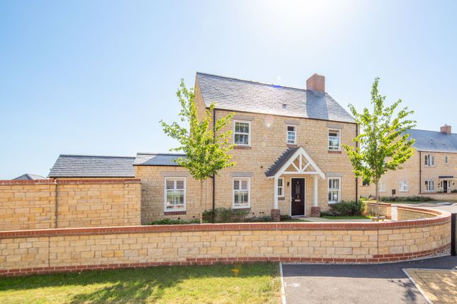 23, Ormond Manor Road, Bicester photo 2